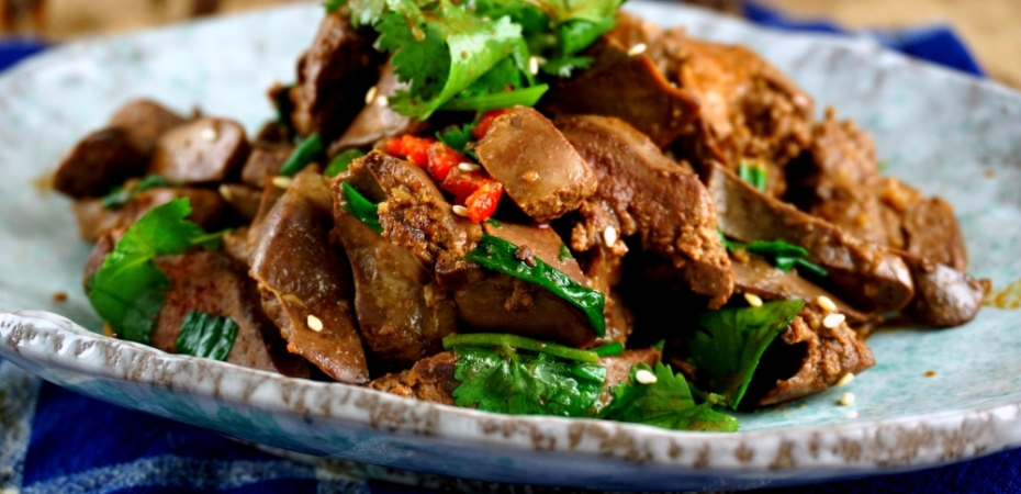 Chicken liver with chili, garlic and ginger