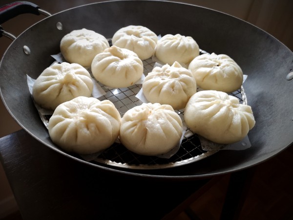 Chinese steamed pork and leek buns